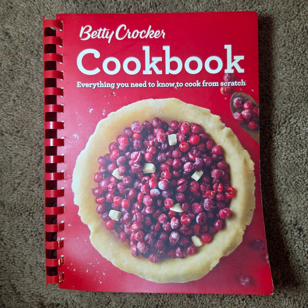 Betty Crocker Cookbook Everything You Need to Know to Cook from Scratch 2016